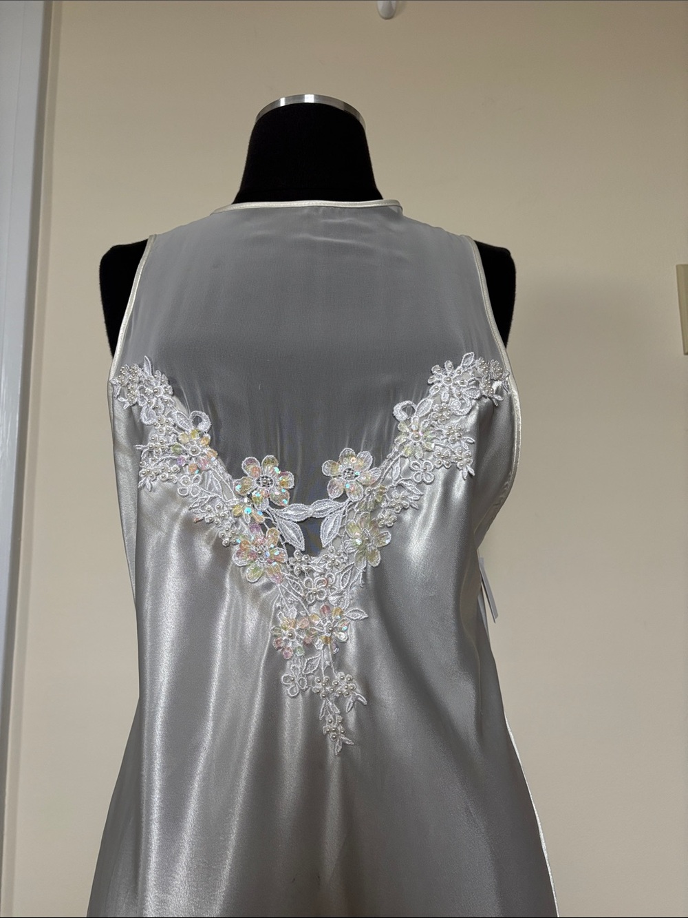 Vintage Jessica Lynn CollectionIvory Satin Slip Dress with Sheer Back & Appliqué - Picture 4 of 16